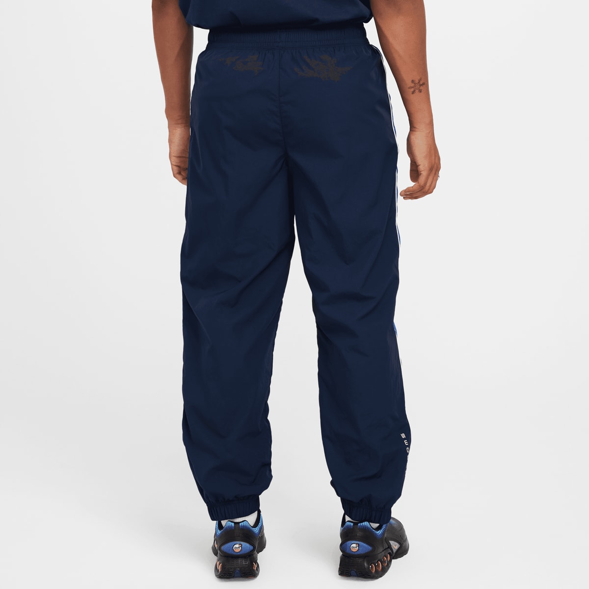 Nike Sportswear Swoosh Woven Air Pants Trainingsbroeken in blauw formaten: S