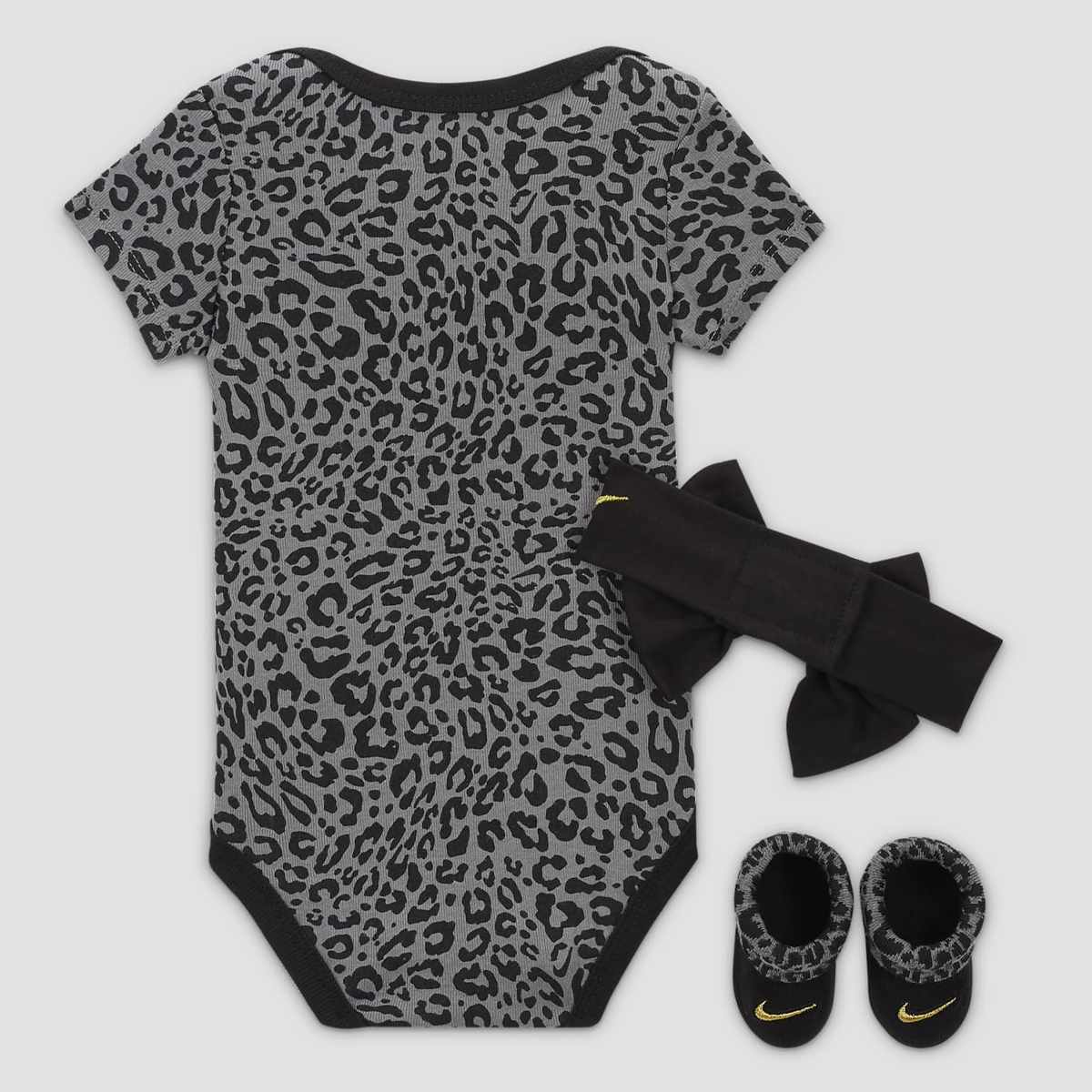 Jordan Swoosh Spirit Box Set (3 Piece) Baby Rompers & Sets in zwart formaten: 0M-6M