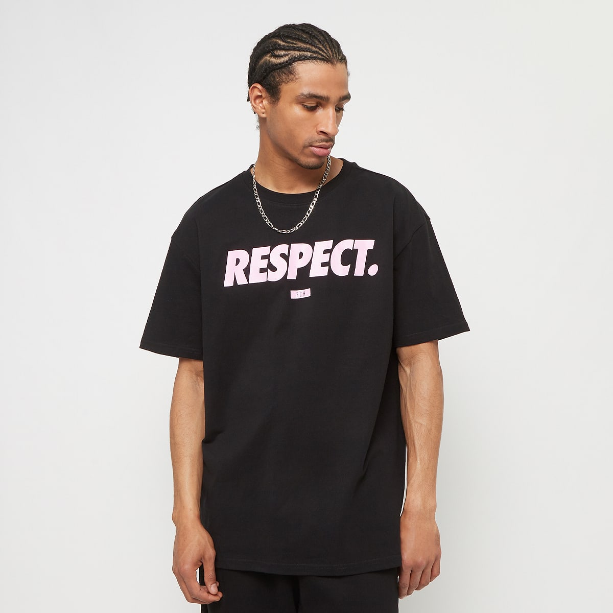 Upscale by Mister Tee Football's coming Home Respect Oversize Tee T-Shirts & Polo's in zwart formaten: S