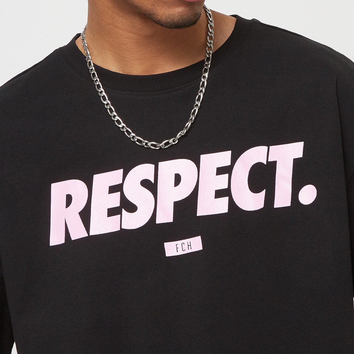 Upscale by Mister Tee Football's coming Home Respect Oversize Tee T-Shirts & Polo's in zwart formaten: S
