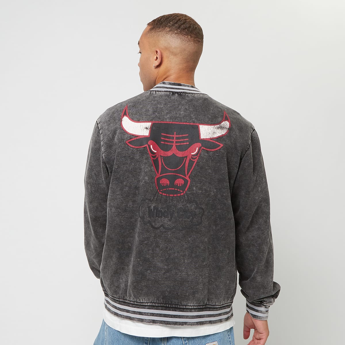 Mitchell & Ness NBA Oversized Varsity Jacket Chicago Bulls men College jacks grijs Maat S Kleding