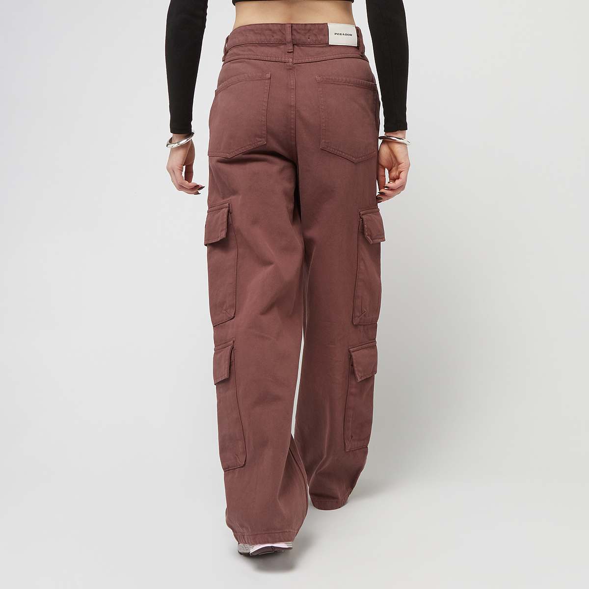 Pegador Isa Baggy Cargo Jeans women Cargobroeken bruin Kleding