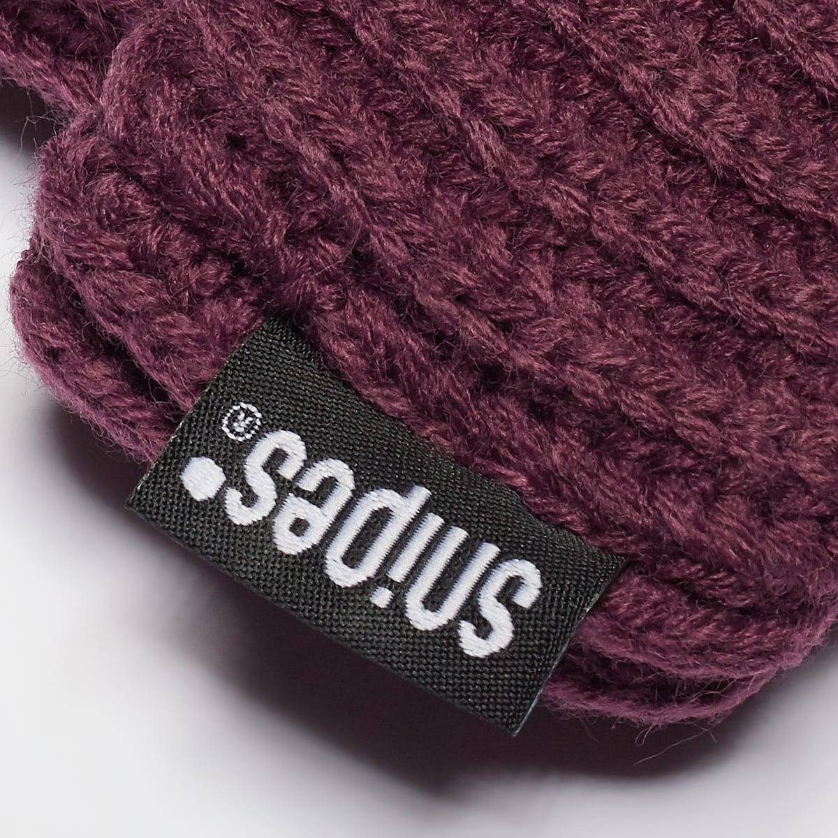 Snipes Woven Flag Label Basic Fisherman Beanie aubergine — photo 3