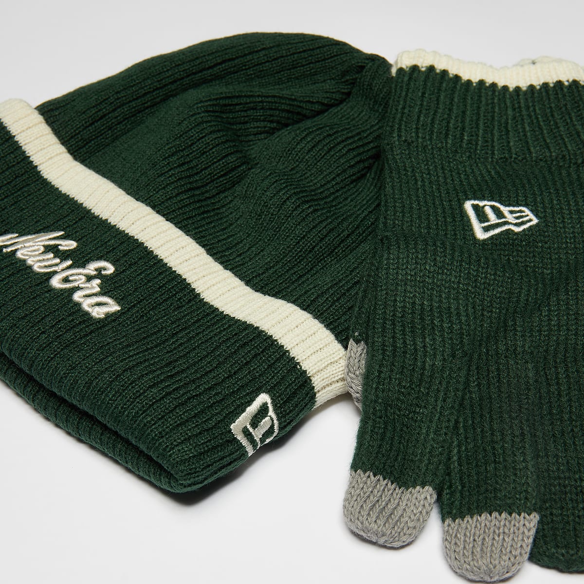 new era Script Beanie Set (2 Piece) unisex Mutsen groen Maat ONE SIZE Accessoires