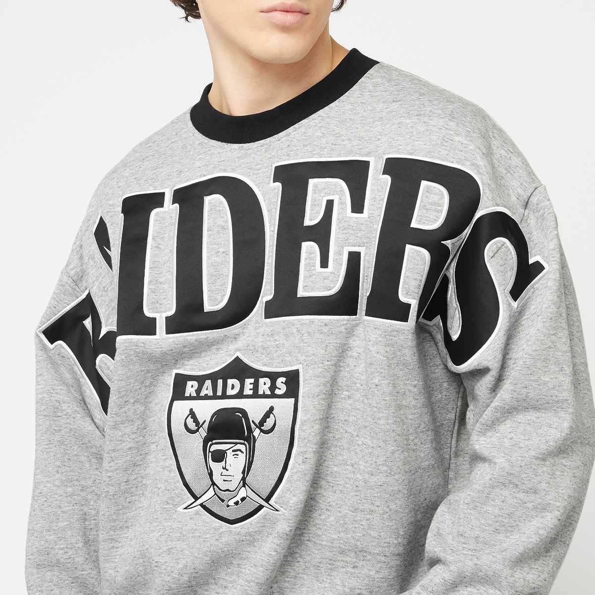 Mitchell & Ness NFL Oakland Raiders FL FLD Satin Fleece Crew men Hoodies Sweaters grijs Maat S Kleding