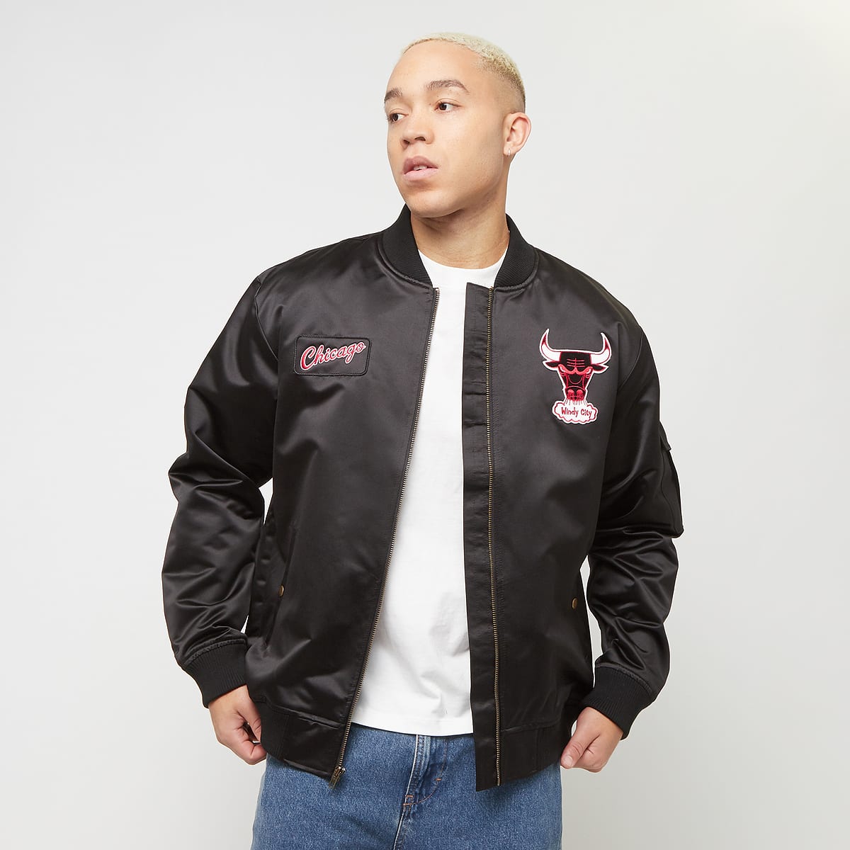 Mitchell & Ness NBA Chicago Bulls Team Leader Satin Bomber Bomberjacks in zwart formaten: S