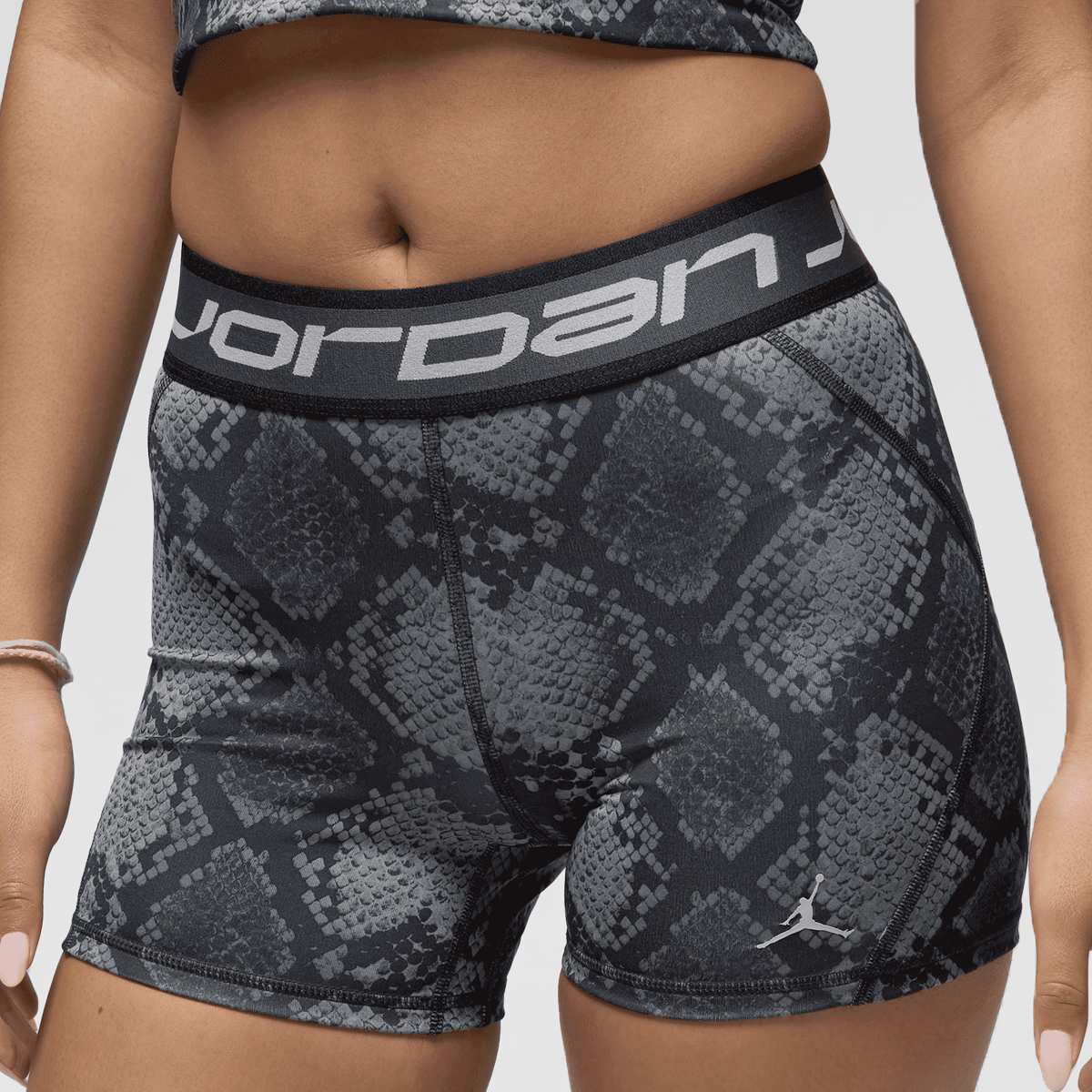 Jordan Sport Snake All Over Print Shorts women Sportshorts zwart Maat XS Kleding