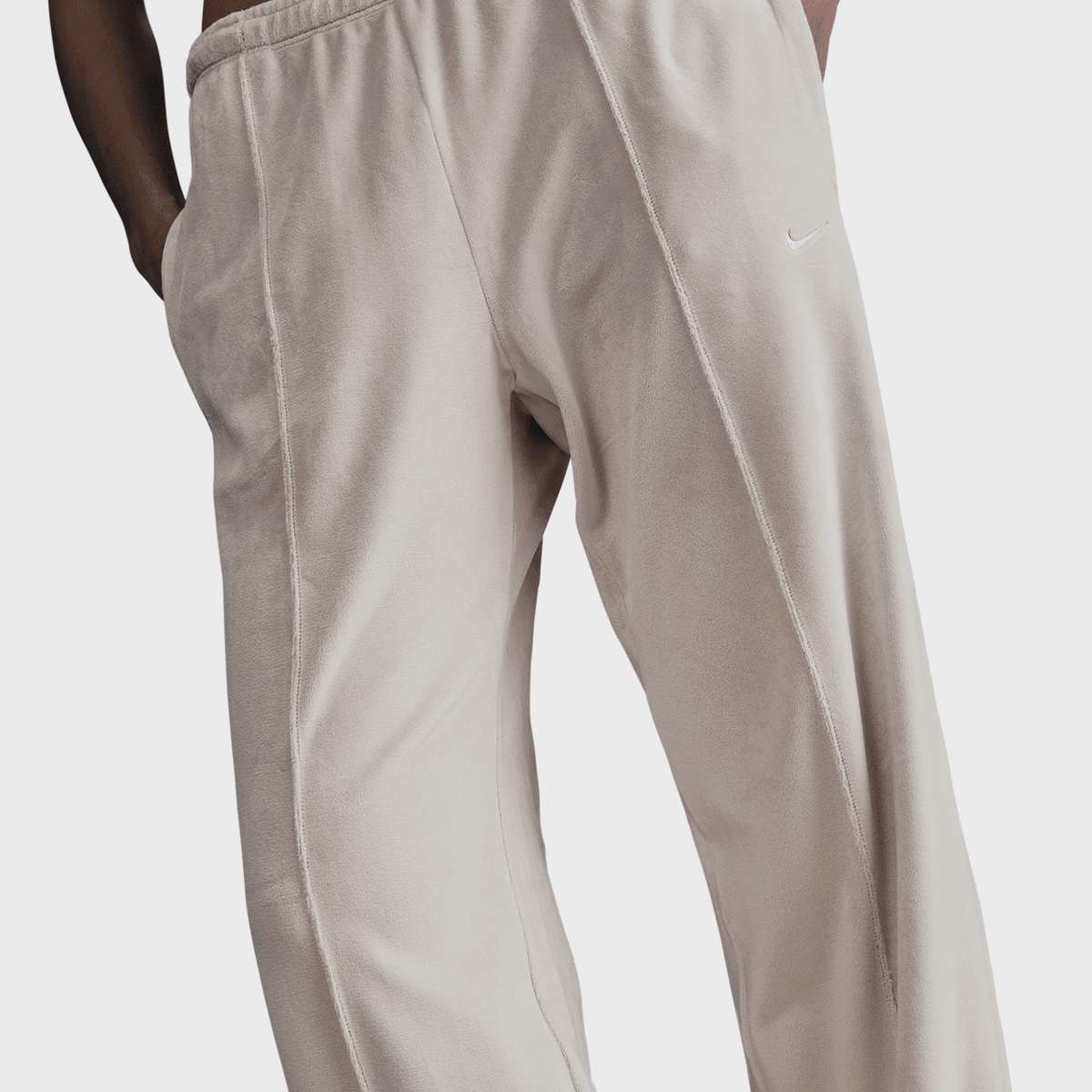 Nike Sportswear Chill Knit Velour Mid-Rise Open Hem Sweatpants women Trainingsbroeken beige Maat XS Kleding