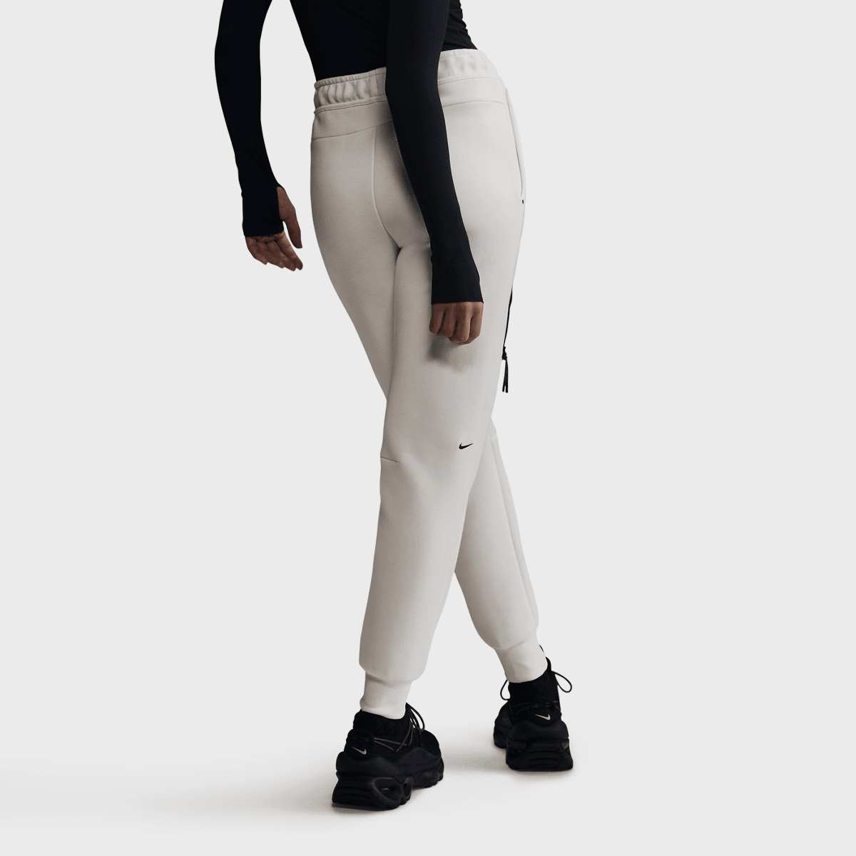 Nike Sportswear Tech Fleece Mid-Rise Jogger women Trainingsbroeken wit Maat XS Kleding