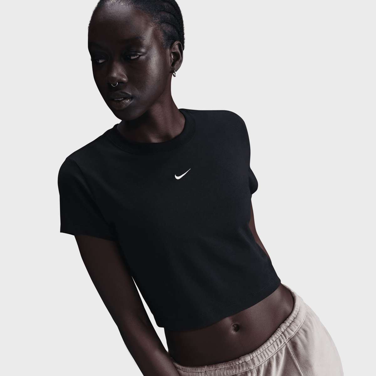 Nike Sportswear Chill Knit Crop Top T-Shirts & Polo's in zwart formaten: S