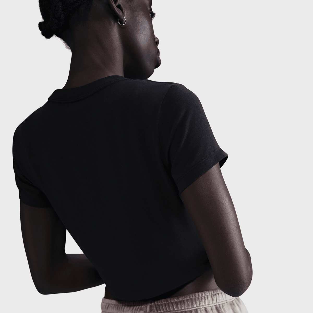 Nike Sportswear Chill Knit Crop Top T-Shirts & Polo's in zwart formaten: S