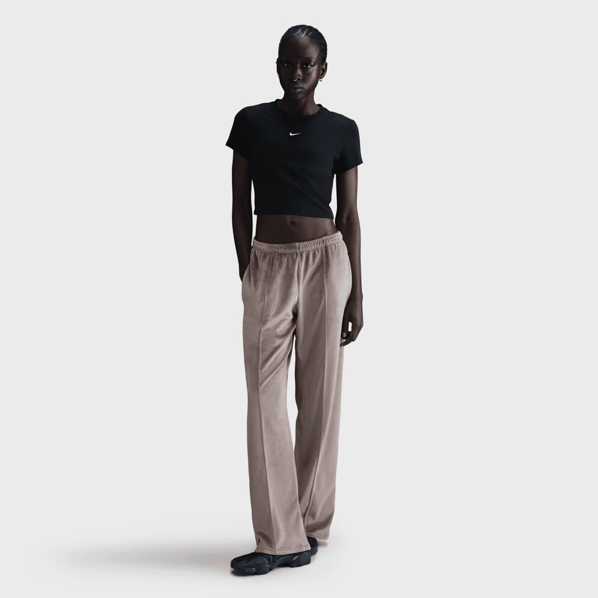 Nike Sportswear Chill Knit Crop Top T-Shirts & Polo's in zwart formaten: S