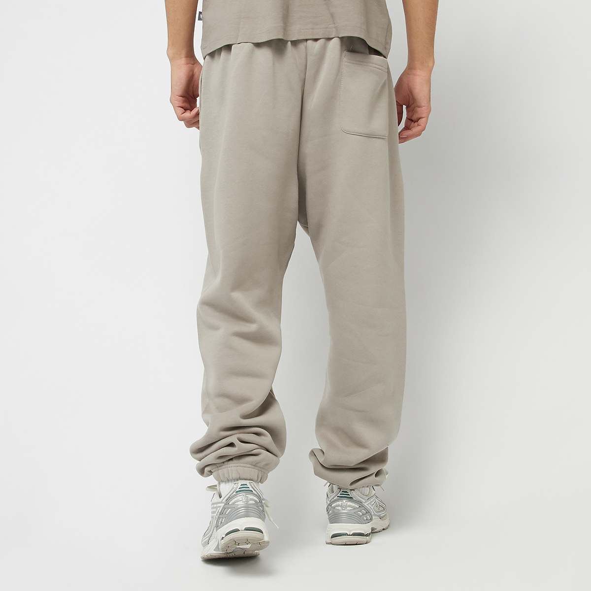 New Balance Sport Essentials Fleece Jogger men Trainingsbroeken beige Maat S Kleding