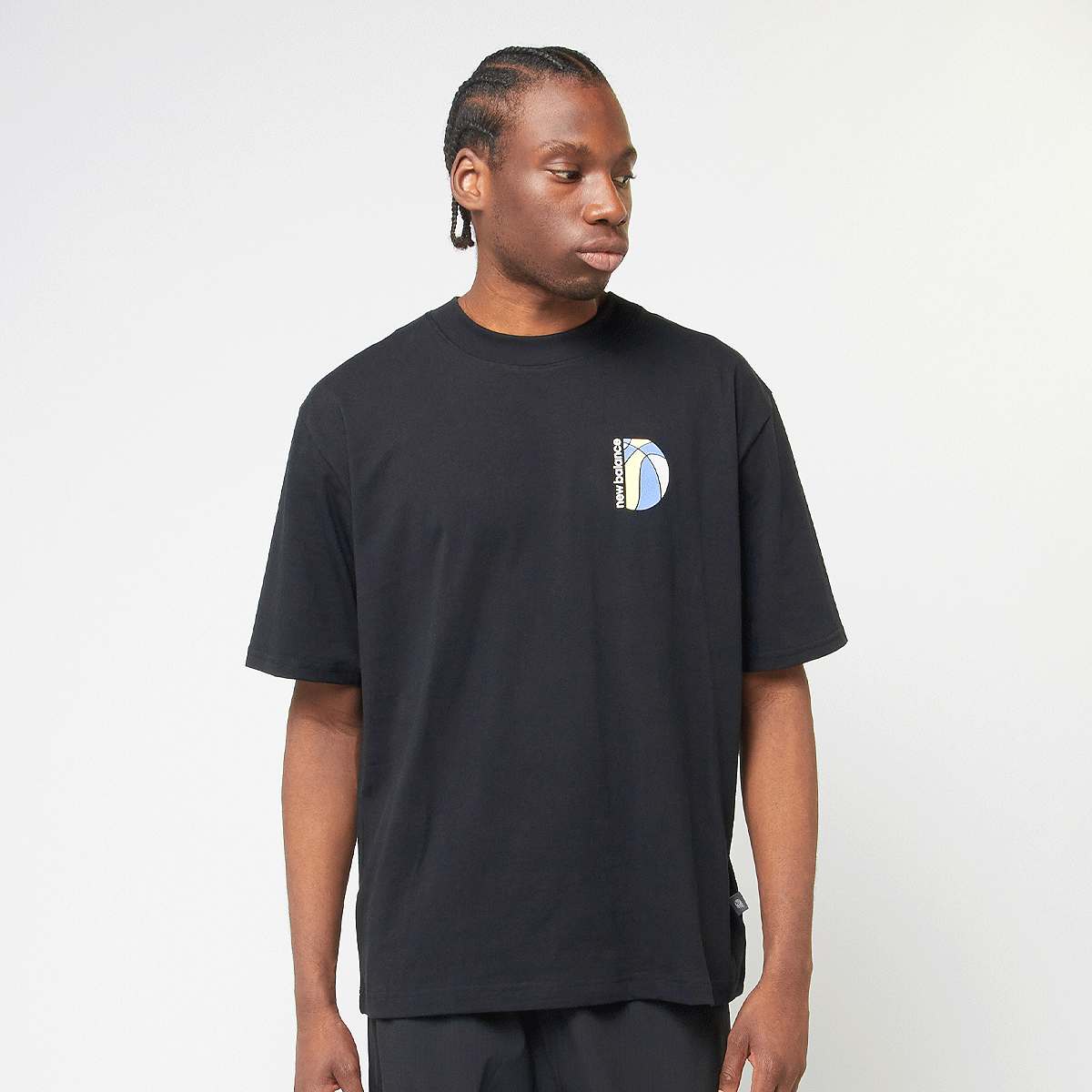New Balance Hoops Mosaic Court Graphic T-Shirt men T-Shirts & Polo's zwart Maat S Kleding