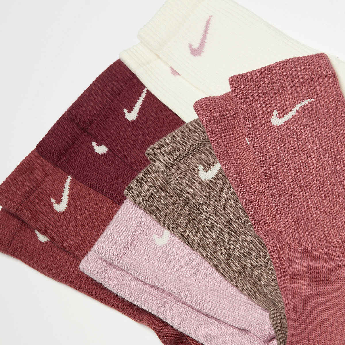 Nike 6 PACK Everyday Plus Cushioned women Sokken multicolor Maat 34-38 Kleding