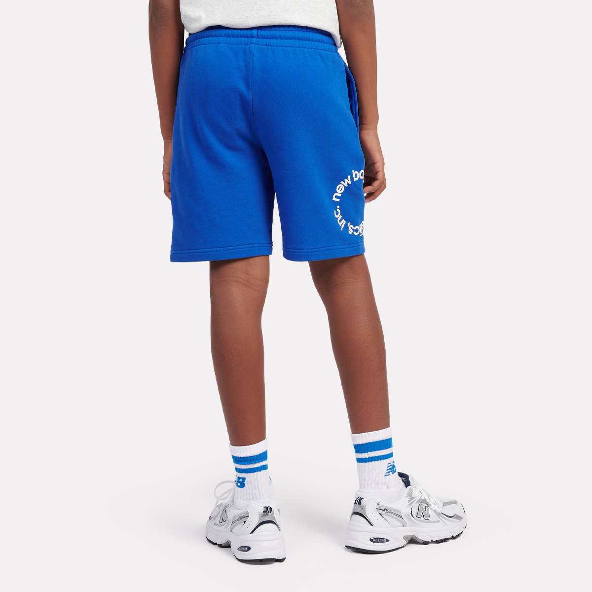 New Balance Circular Logo Graphic Short unisex Sport shorts blauw Kleding