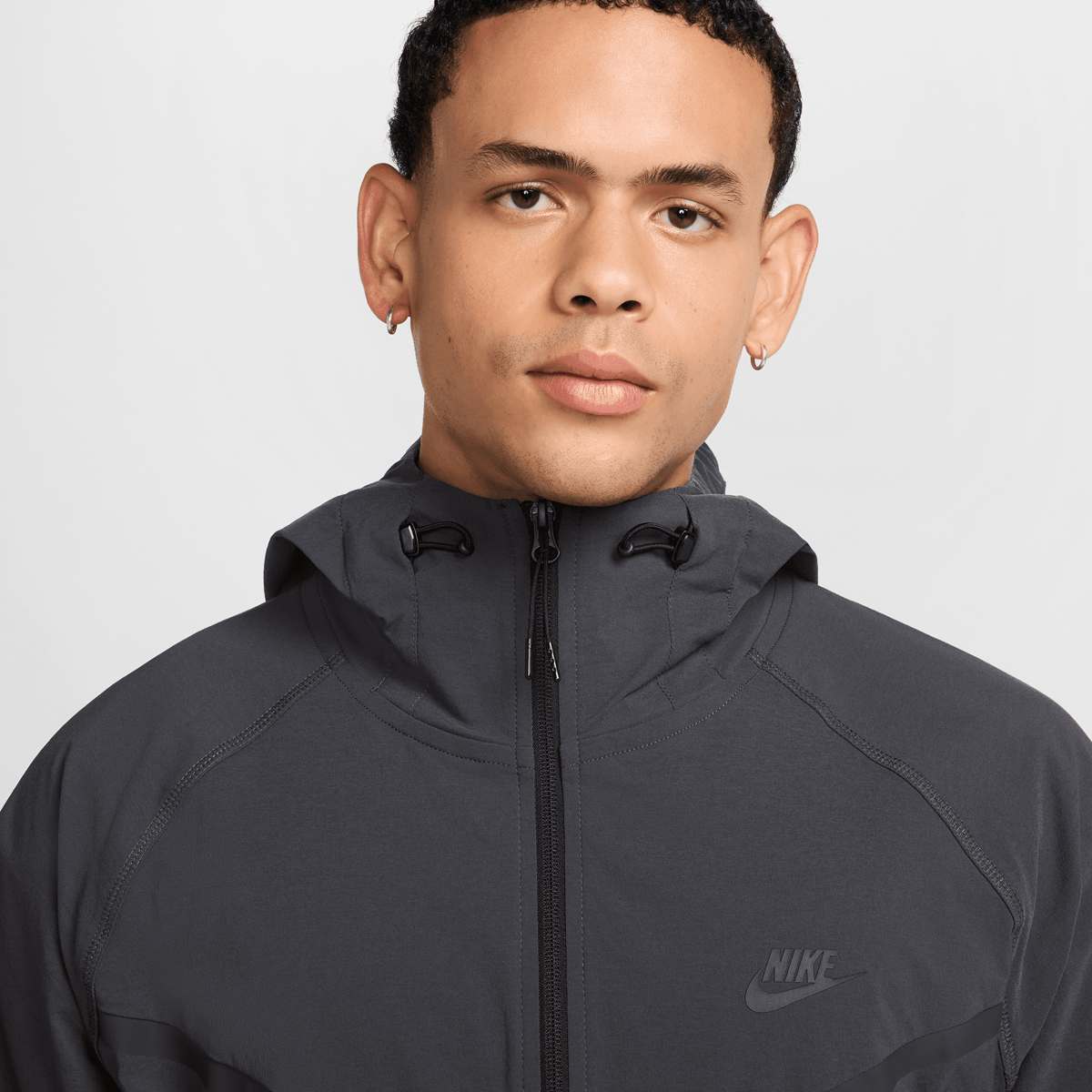 Nike Tech Woven Full-Zip Windrunner Jacket men Trainingspakken grijs Maat S Kleding