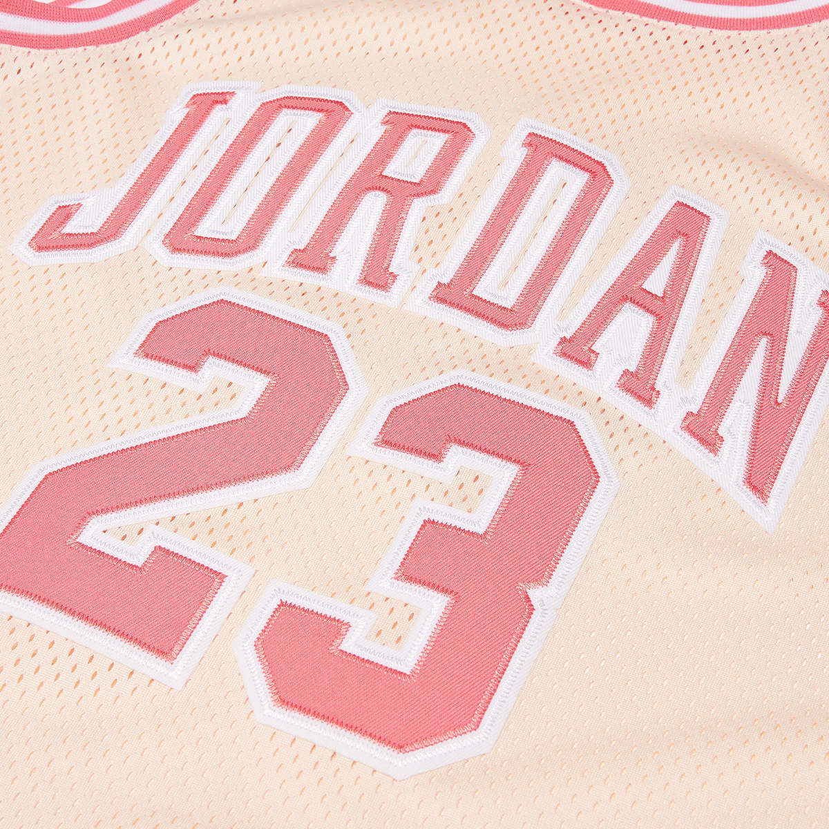 Jordan 23 Jersey's in beige formaten: 122-128