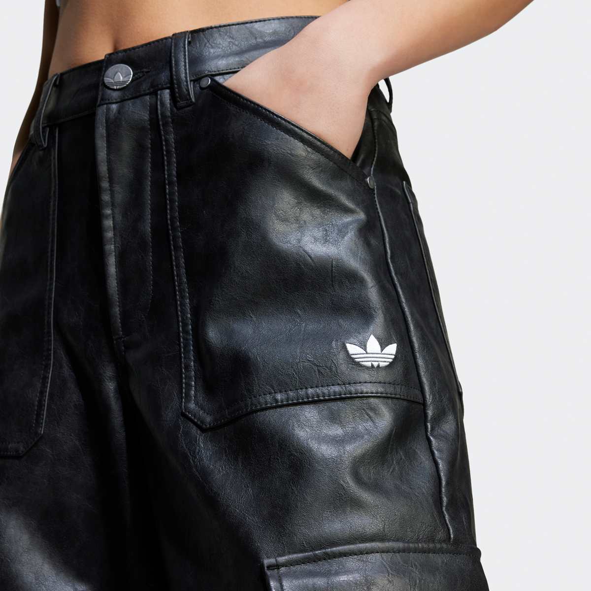 adidas Originals Wide-Leg Kunstleren Broek women Cargobroeken zwart Kleding