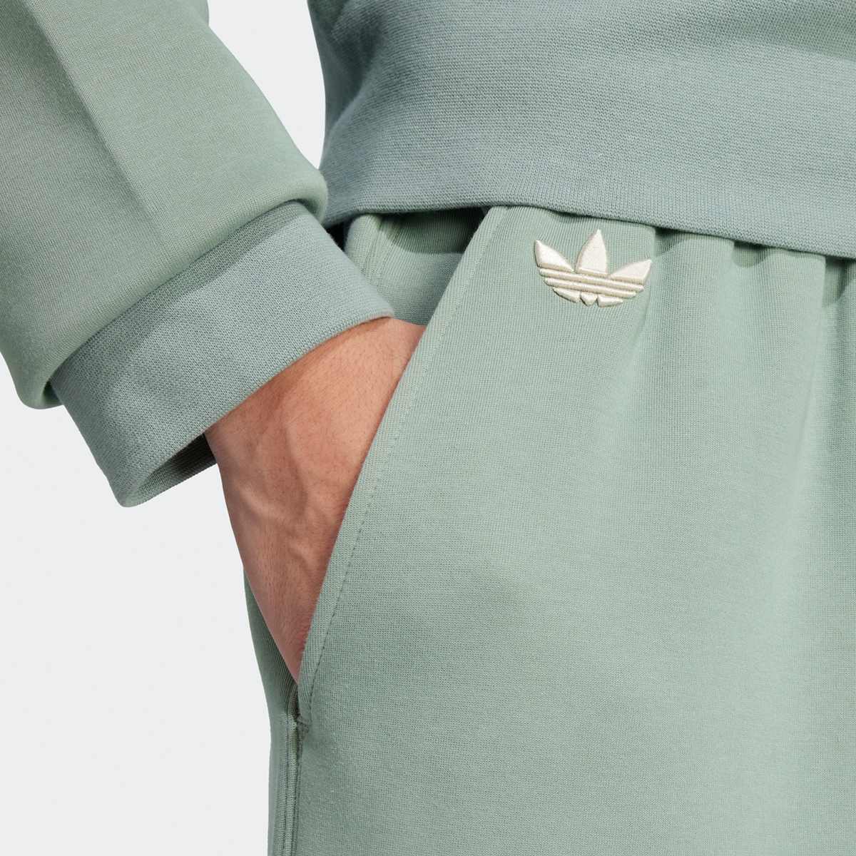 adidas Originals Neuclassics Broek men Trainingsbroeken groen Maat S Kleding