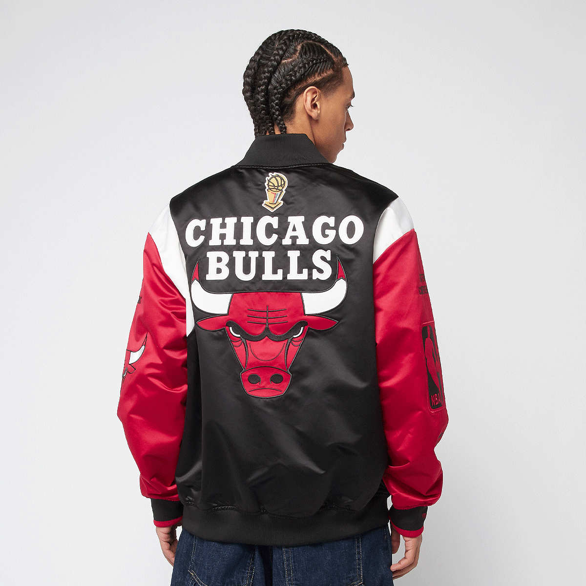 Mitchell & Ness NBA Team Origins Satin Jacket Vintage Logo Chicago Bulls men College jacks zwart Maat S Kleding