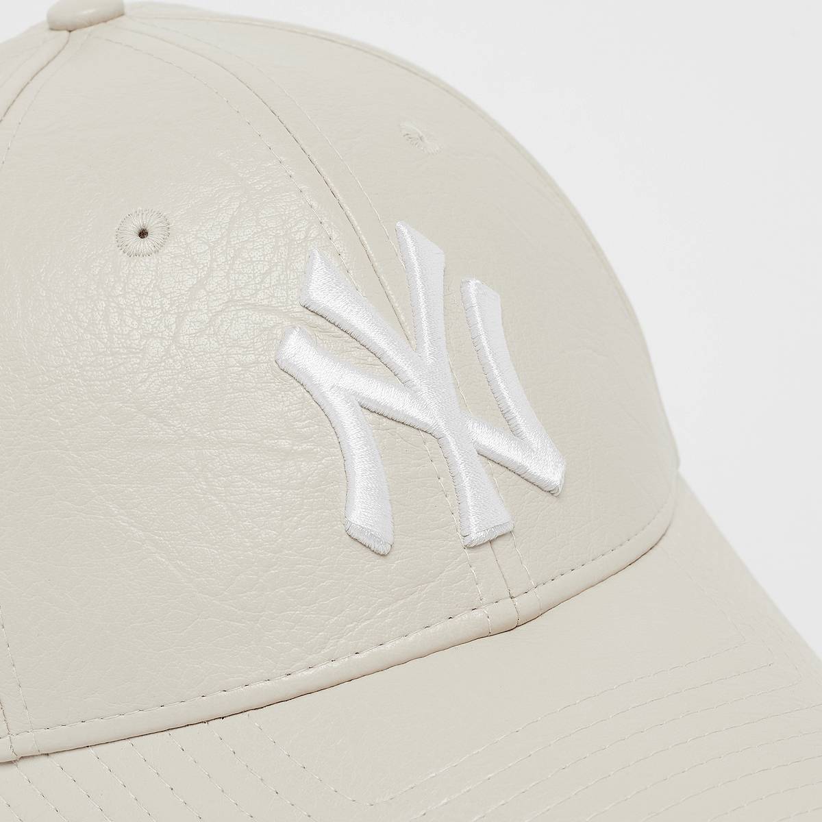 new era Female 9FORTY Crinkled PU York Yankees women Caps beige Maat ONE SIZE Accessoires