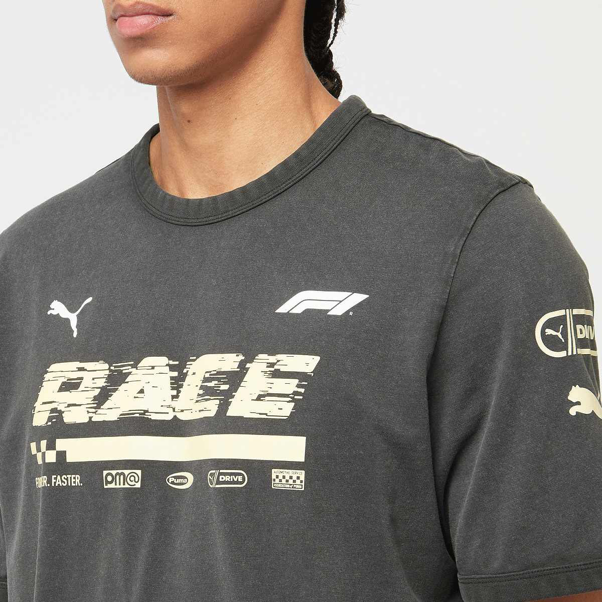 Puma F1 Graphic Ringer Tee men T-Shirts & Polo's grijs Maat L Kleding