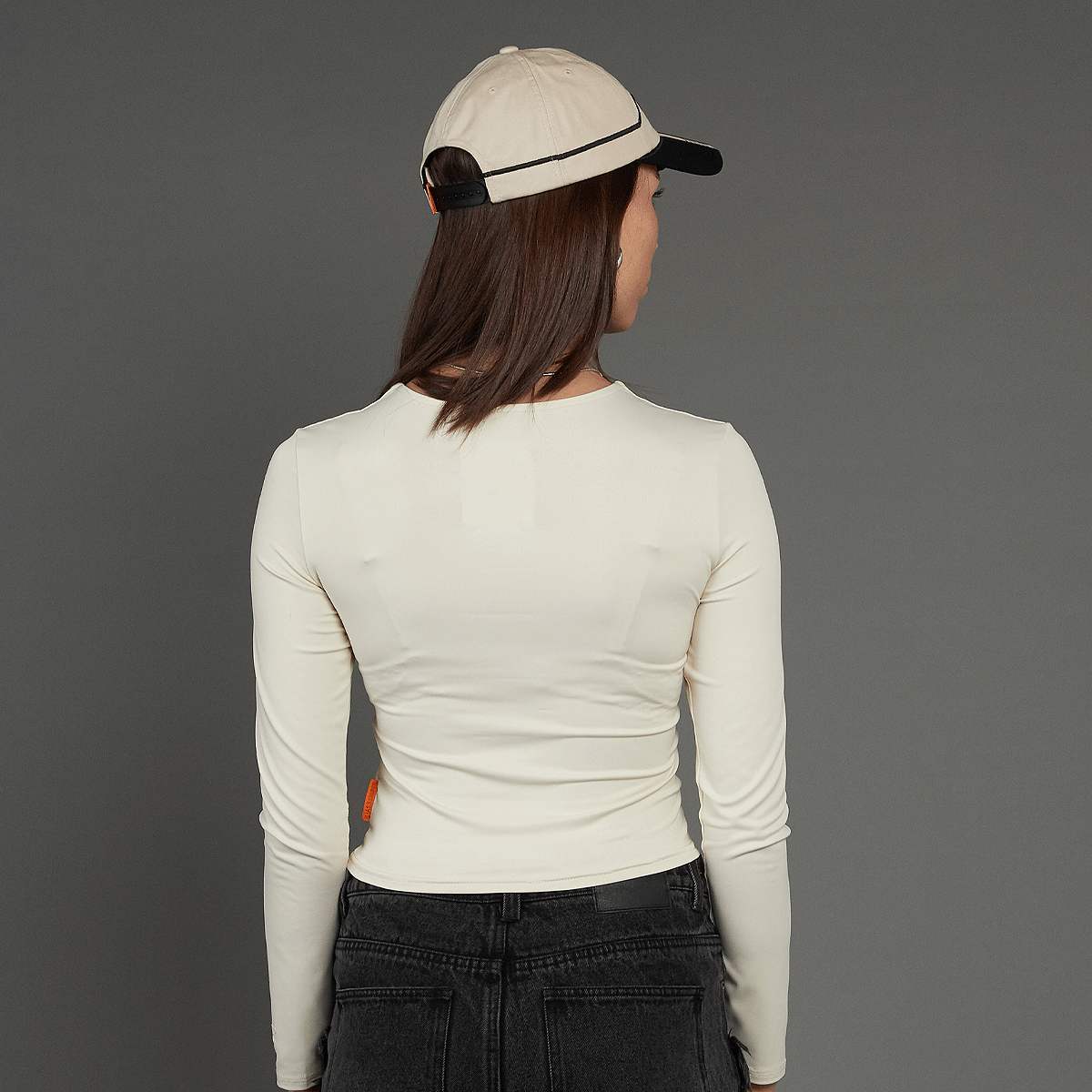 SNIPES S Cube Cut Out Longsleeve women Longsleeves beige Maat XS Kleding