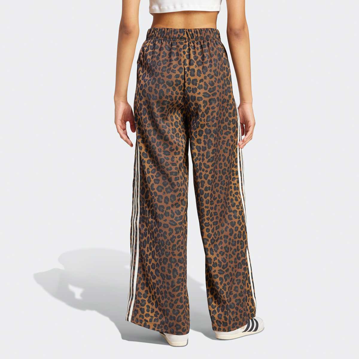 adidas Originals Wide Leg Satin Joggers women Trainingsbroeken bruin Maat XS Kleding