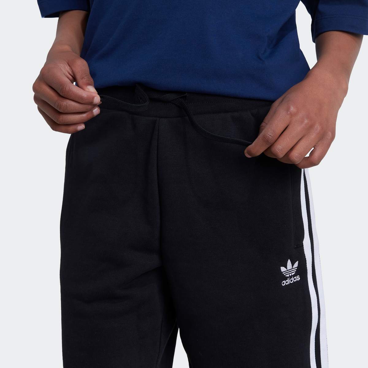 adidas Originals 3-Streifen Short Sport shorts in zwart formaten: 140