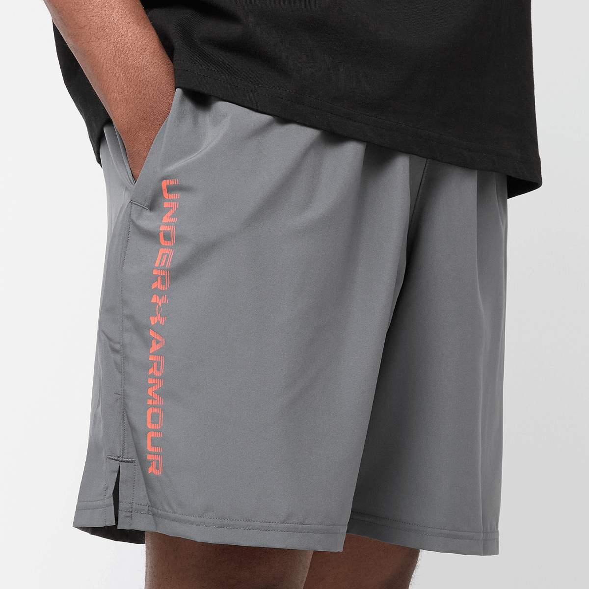 Under Armour Tech Woven Wordmark Short men Sportshorts grijs Maat S Kleding