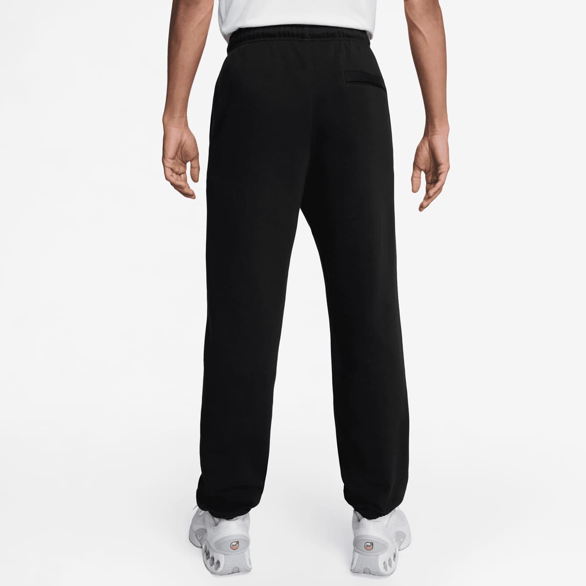 Nike Club Basketball Cuff Pant men Trainingsbroeken zwart Maat XS Kleding