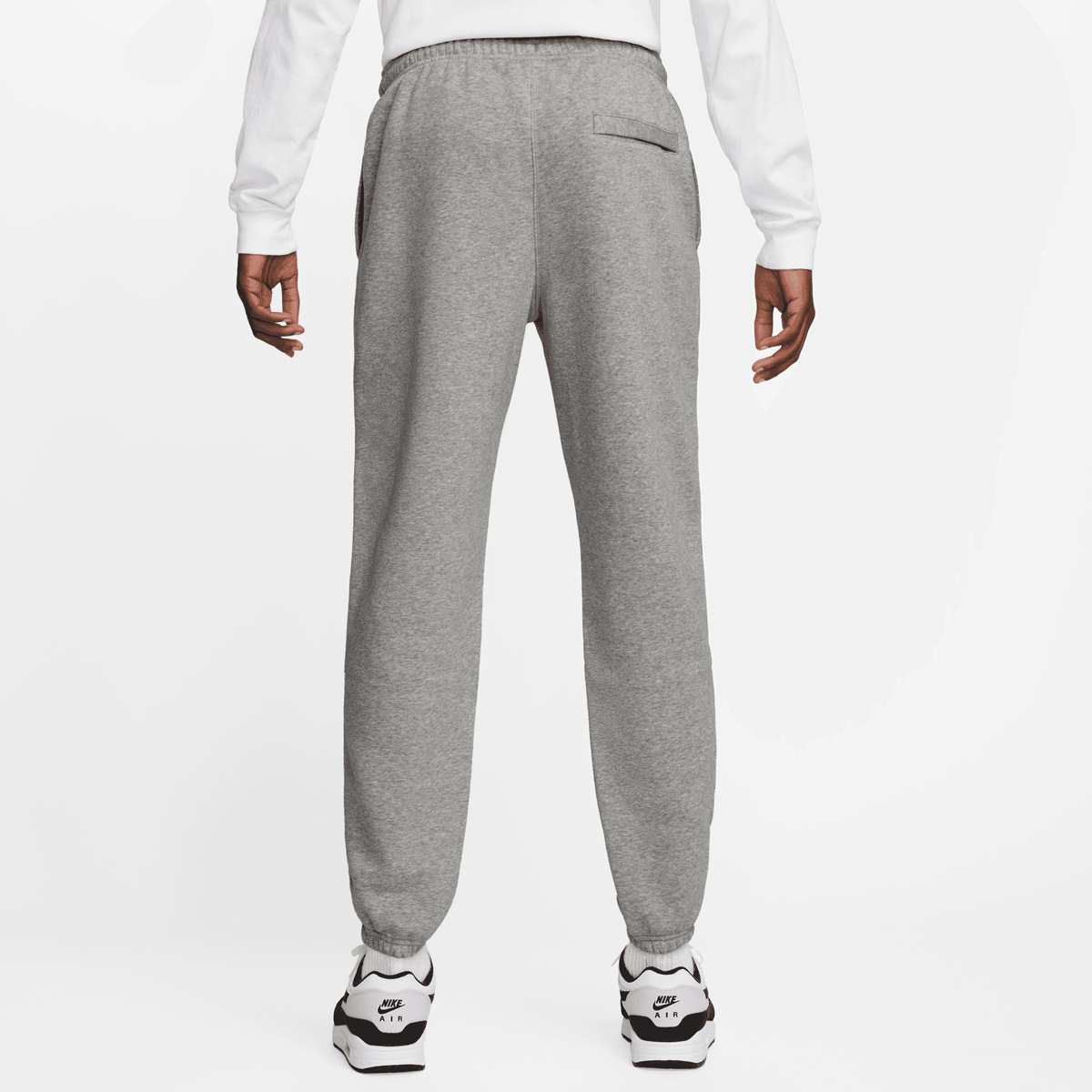 Nike Club Basketball Cuff Pant men Trainingsbroeken grijs Maat S Kleding