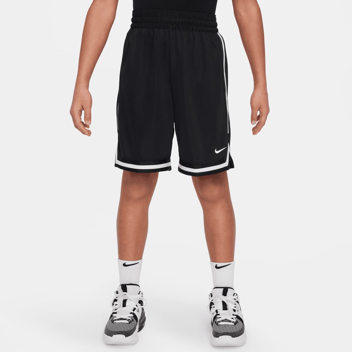 Nike Dri-FIT DNA 24 Shorts Sport shorts in zwart formaten: 137