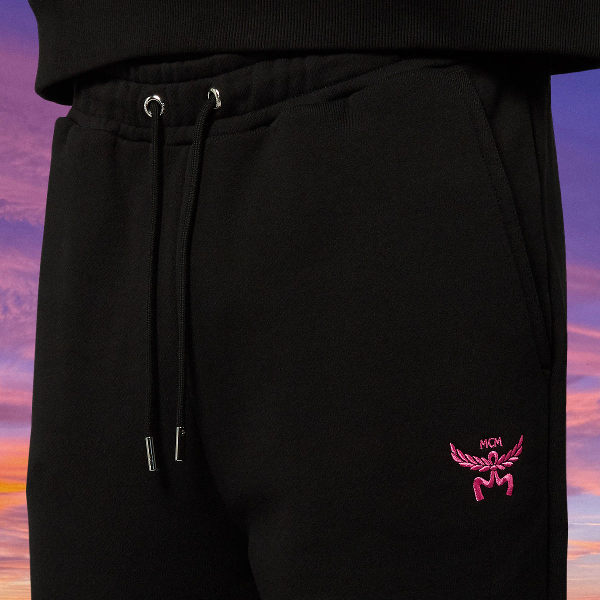 MCM x SNIPES Miami Jogger men Trainingsbroeken zwart Maat L Kleding