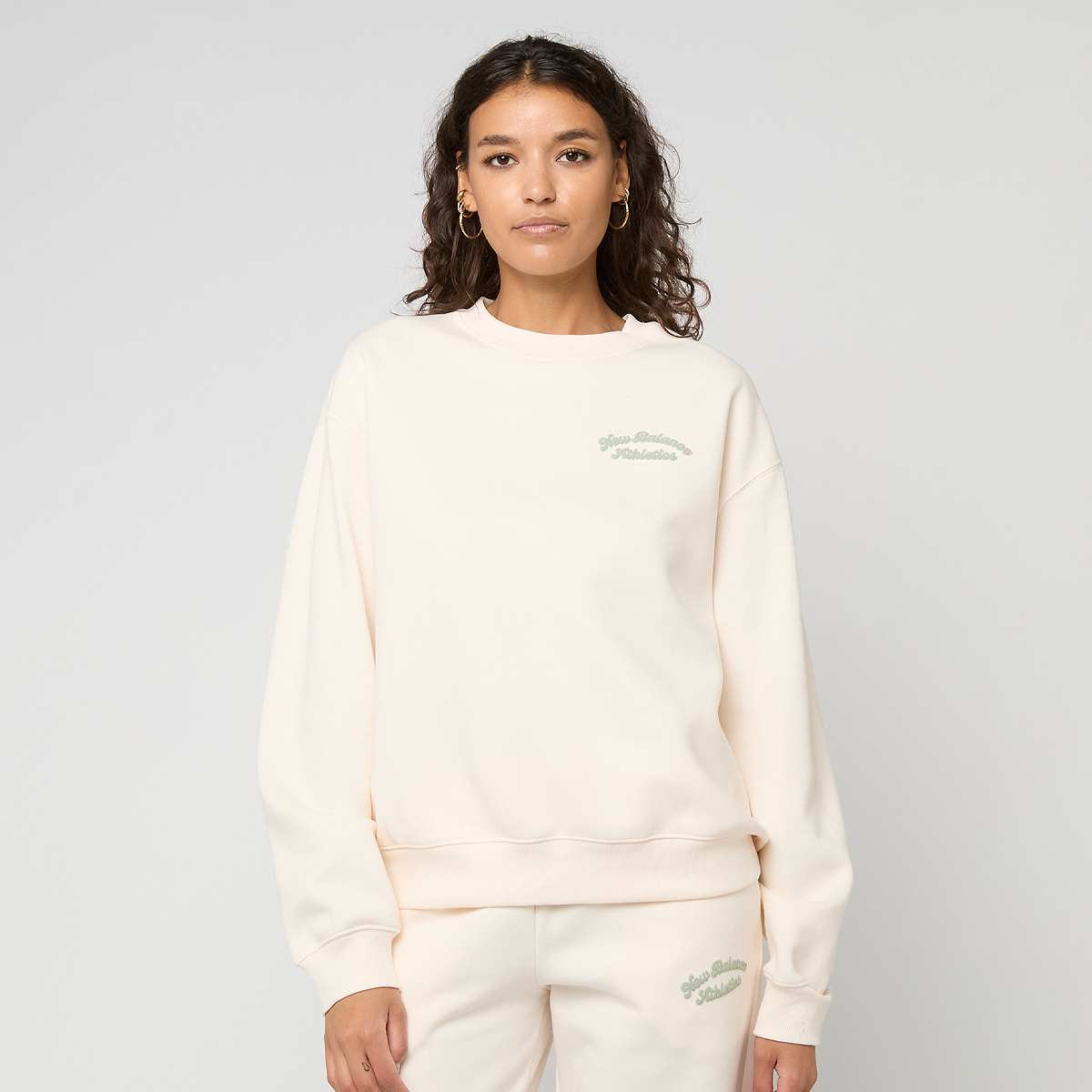 New Balance Linear Heritage Fleece Crew Women Hoodies & Sweaters beige Maat XS Kleding