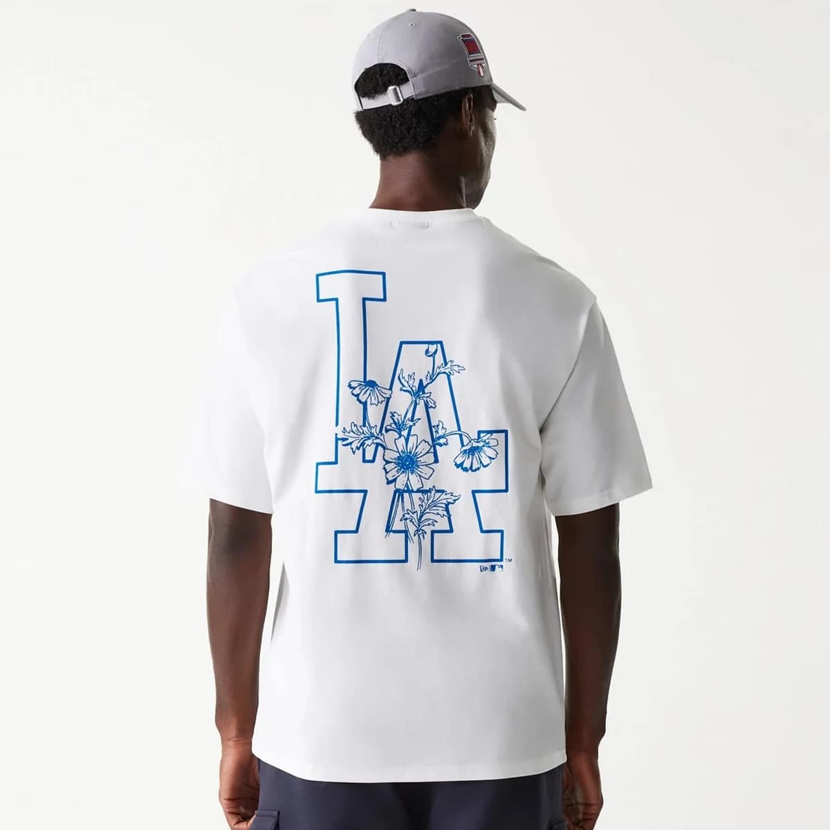 new era MLB Los Angeles Dodgers Floral Graphic Oversized Tee T-Shirts & Polo's in wit formaten: S