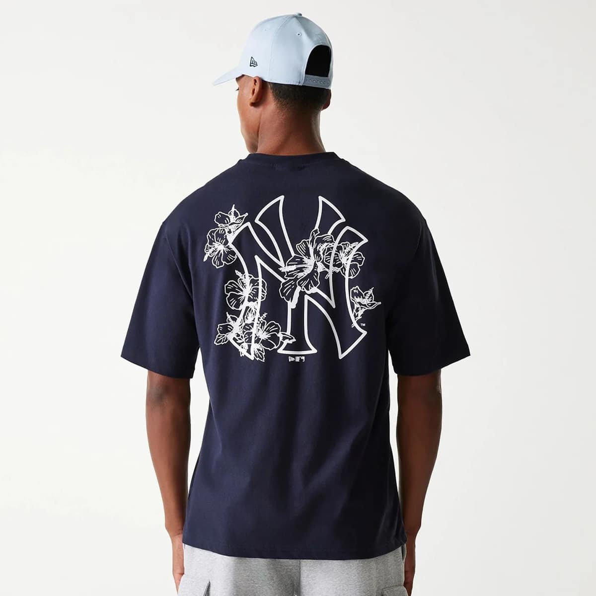 new era MLB New York Yankees Floral Graphic Oversized Tee T-Shirts & Polo's in blauw formaten: S