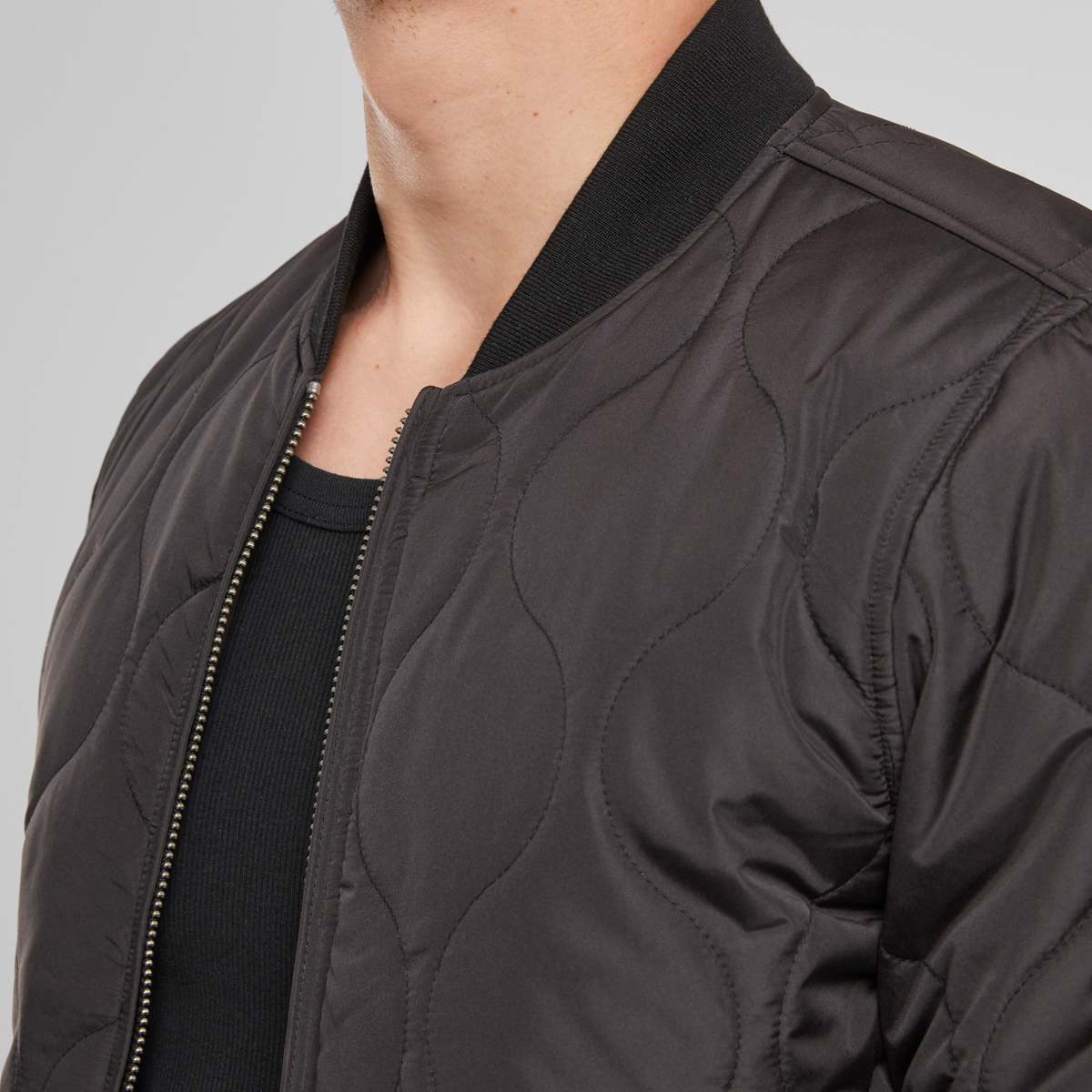 Urban Classics Onion Quilted Bomber Men Bomberjacks zwart Maat M Kleding