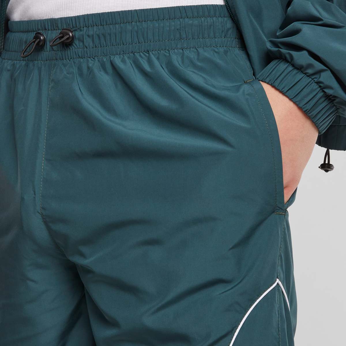 Urban Classics Piped Panel Trackshorts men Sportshorts groen Maat S Kleding
