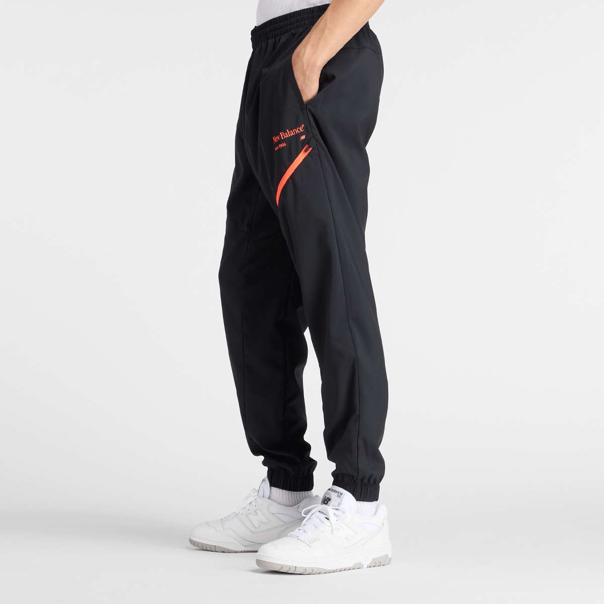 New Balance Reimagined Woven Jogger black men Trainingsbroeken zwart Maat S Kleding
