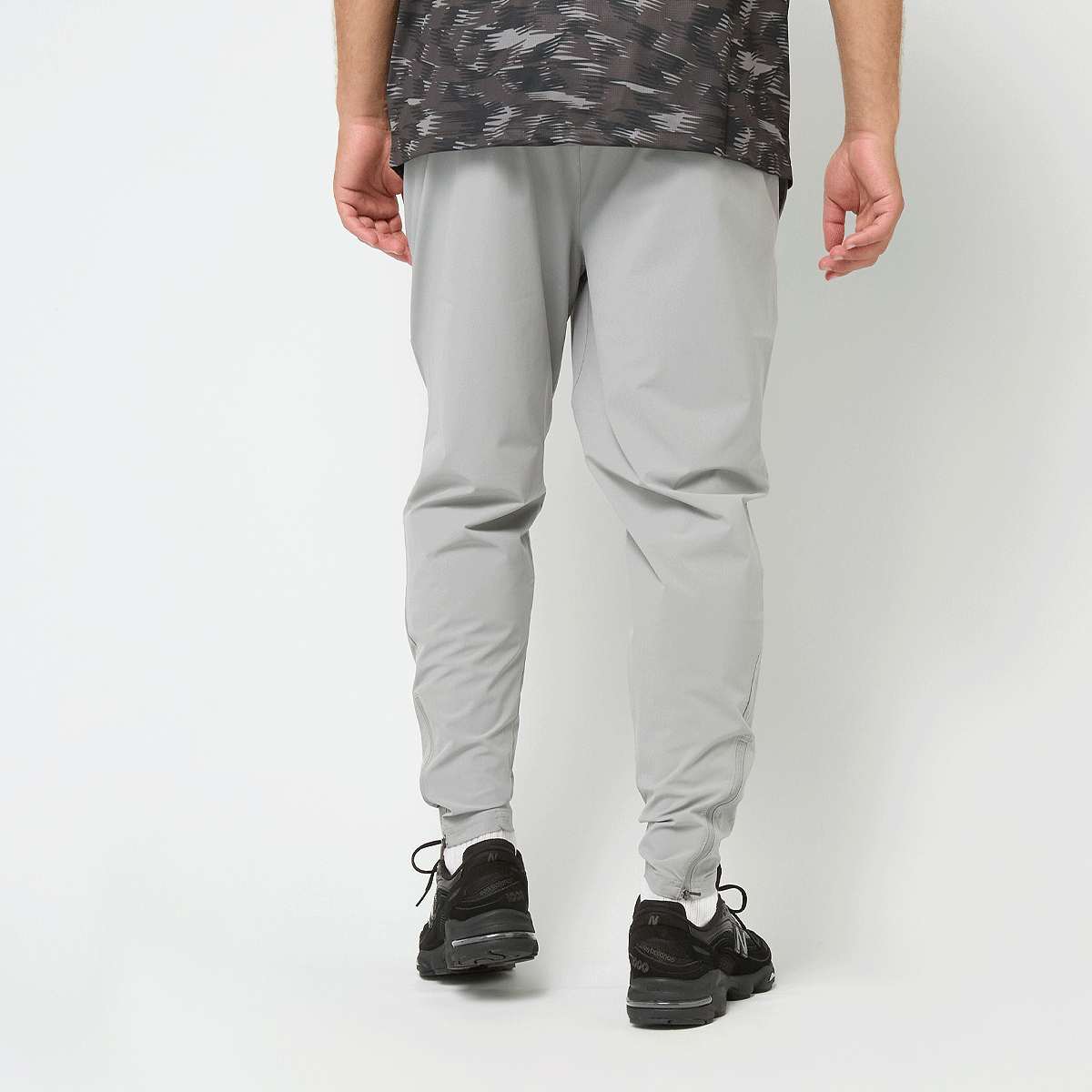 New Balance Tenacity Stretch Woven Pant men Trainingsbroeken grijs Maat S Kleding
