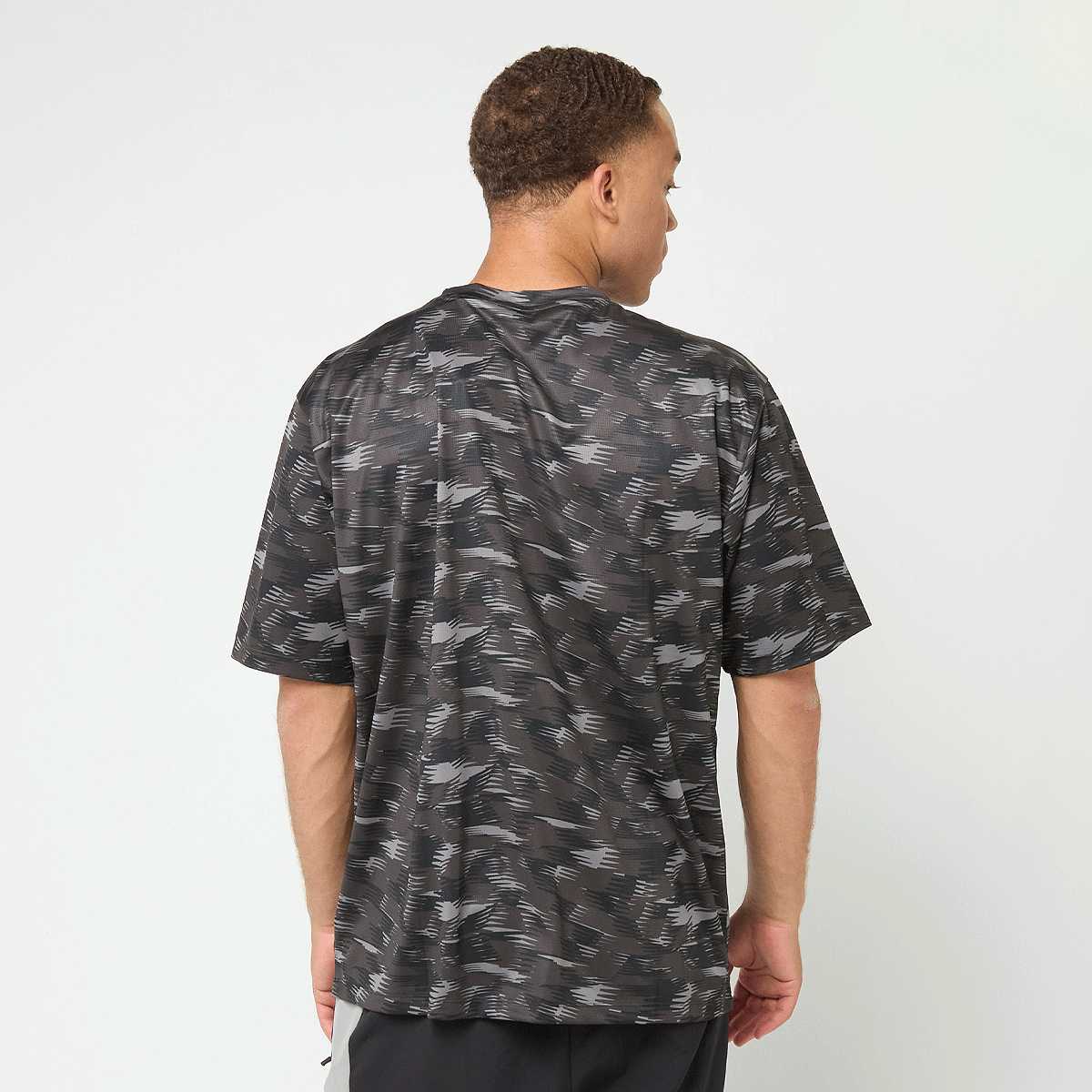 New Balance All-Over-Print Polytee Men T-Shirts & Polo's zwart Maat S Kleding