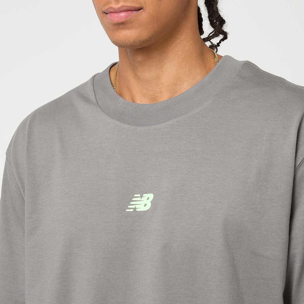 New Balance Back Print Graphic Tee men T-Shirts & Polo's grijs Maat S Kleding