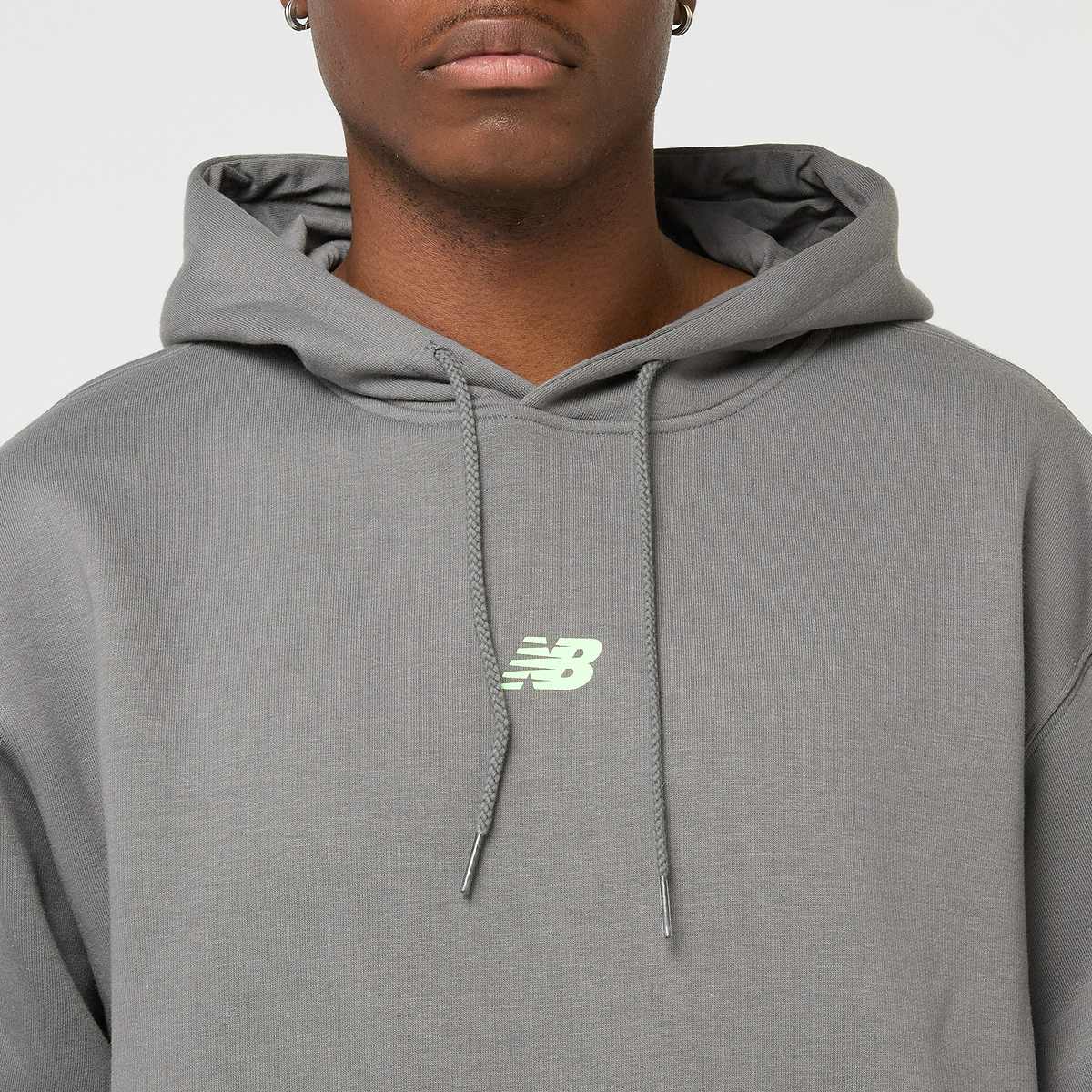 New Balance BACK PRINT GRAPHIC HOODIE casterock men Hoodies & Sweaters grijs Maat S Kleding