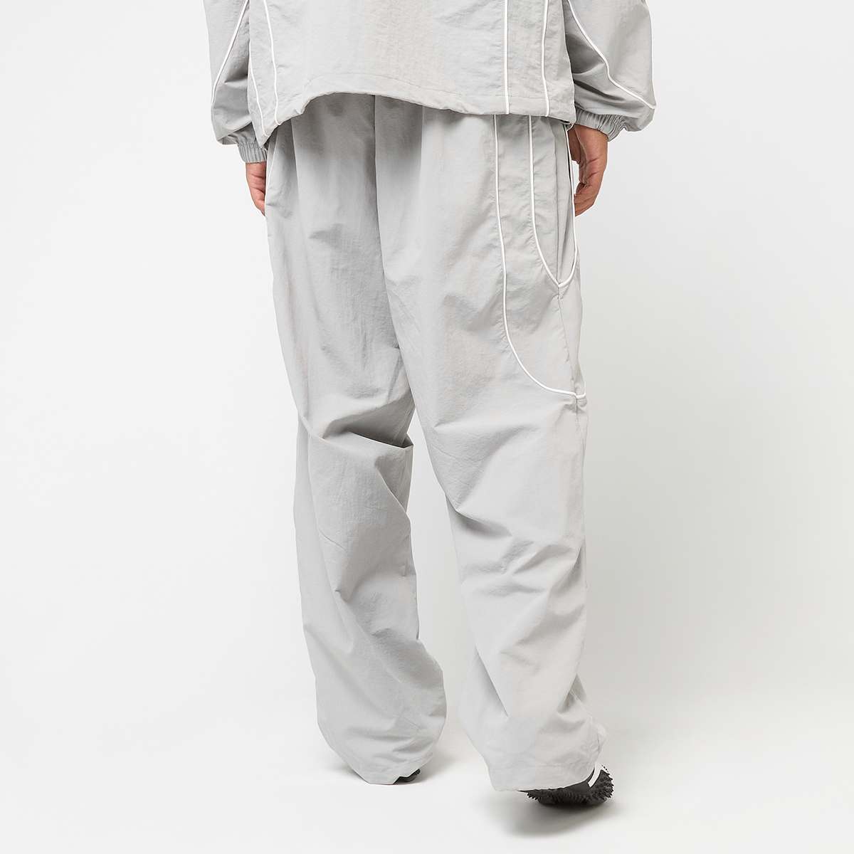 Puma TECH-X Relaxed Track Pant WV op gray echo white men Trainingsbroeken grijs Maat L Kleding
