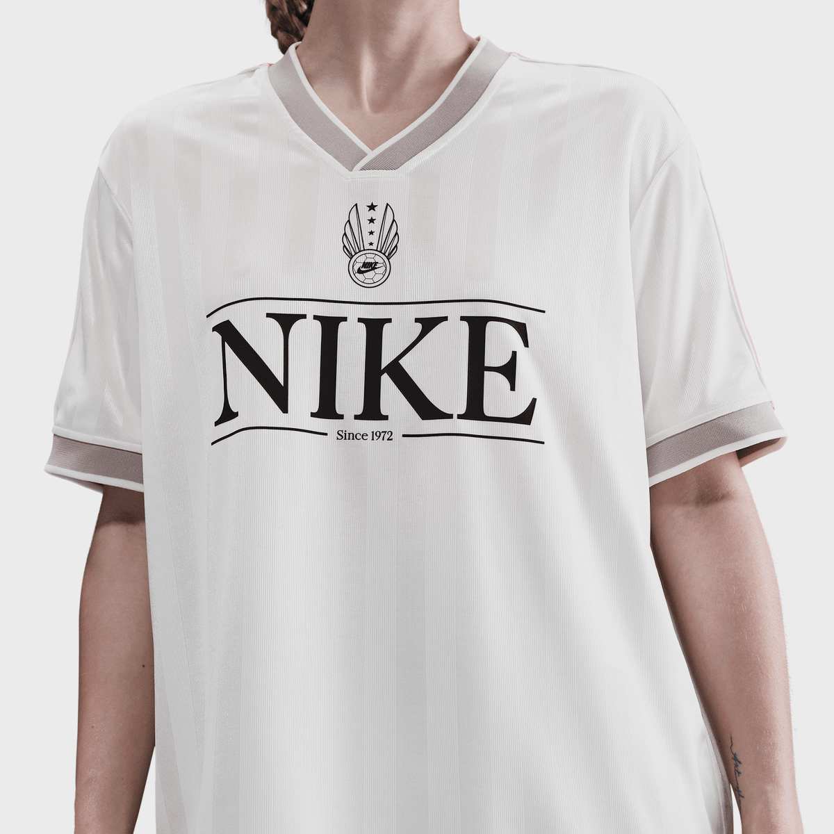 Nike Sportswear V-Neck Jersey Top Women Trainingspakken lichtroze Maat XS Kleding