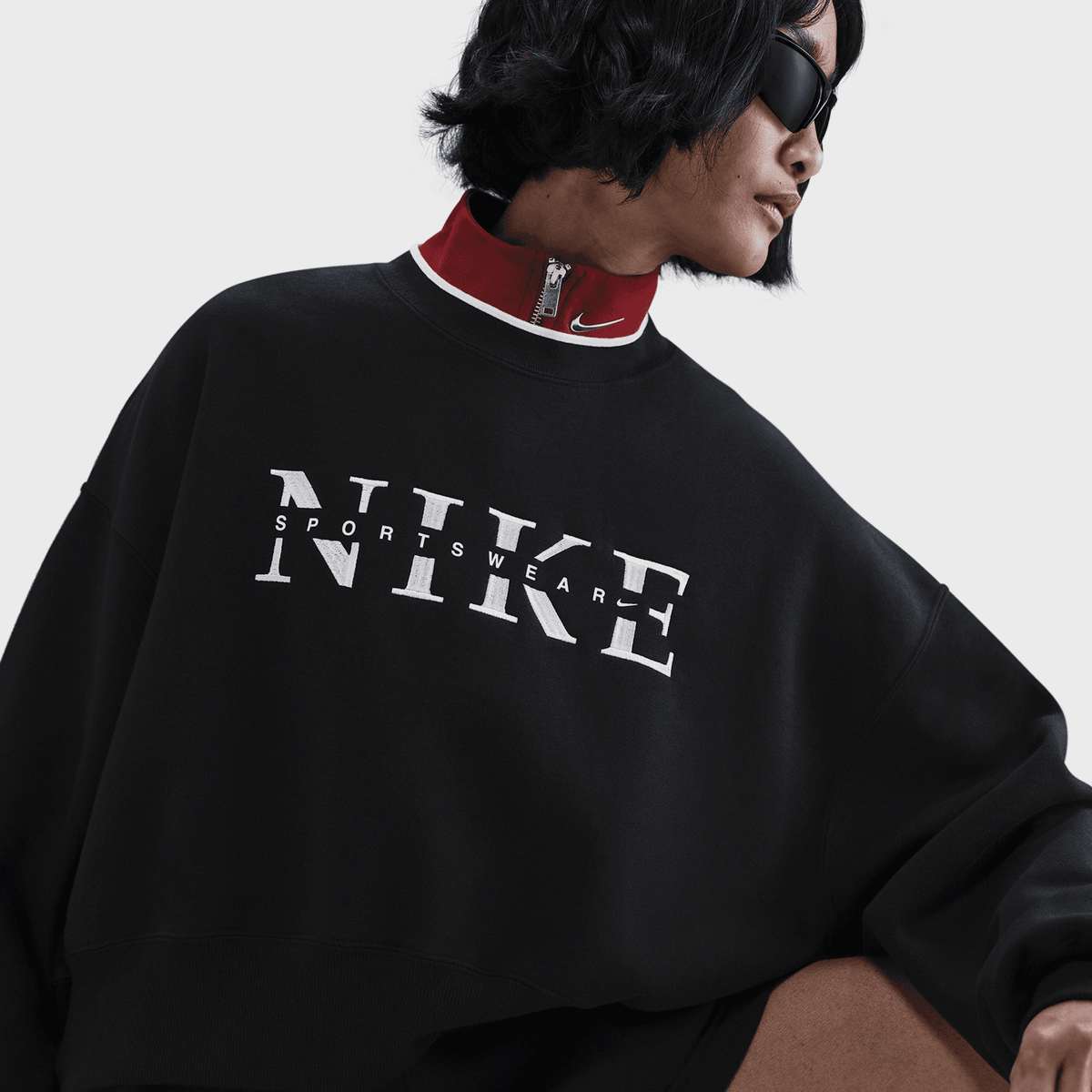 Nike Sportswear Phoenix Fleece Crew GLS Women Hoodies & Sweaters lichtroze Maat S Kleding
