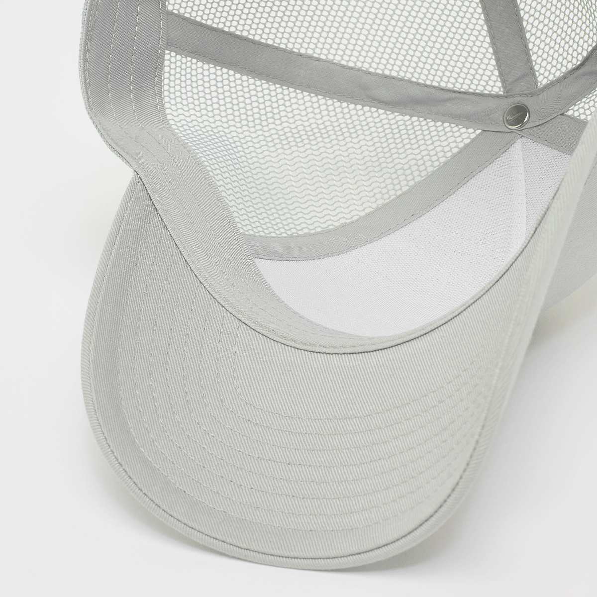 Nike Rise Club Trucker Cap Swoosh unisex Caps grijs Maat M L Accessoires