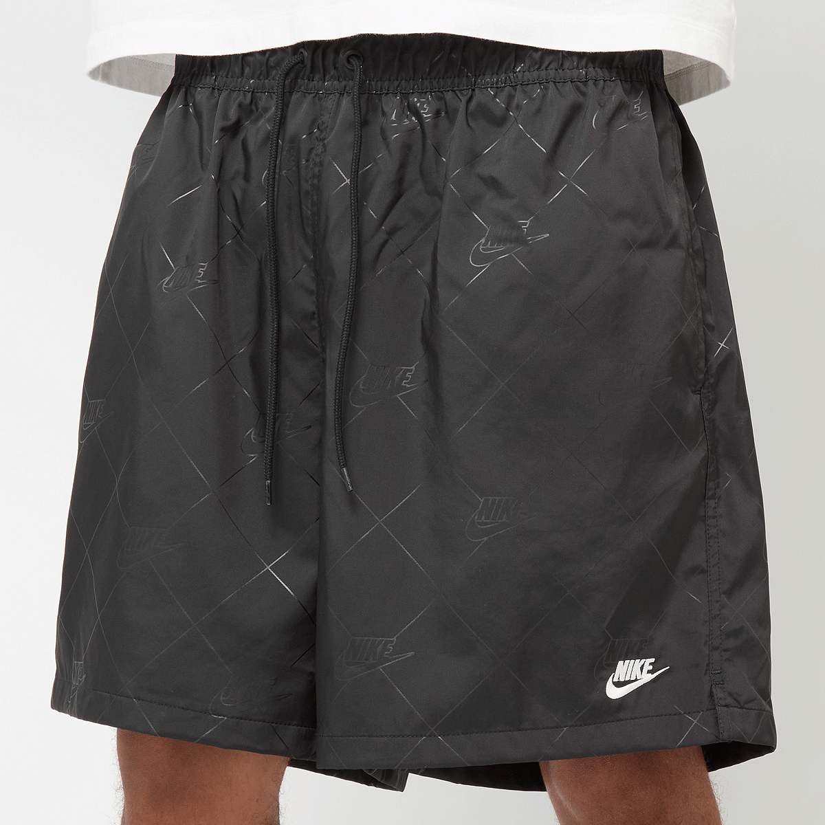 Nike M NK CLUB WVN FLW EMBSS REISSE black men Sportshorts zwart Maat S Kleding